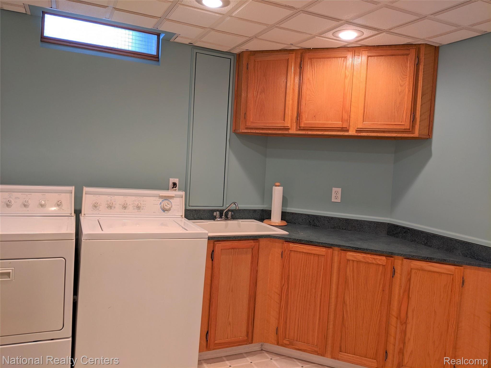 1726 Millbrook Road Canton, MI 48188 - Photo 62 of 75 IMG_20200304_155809.jpg