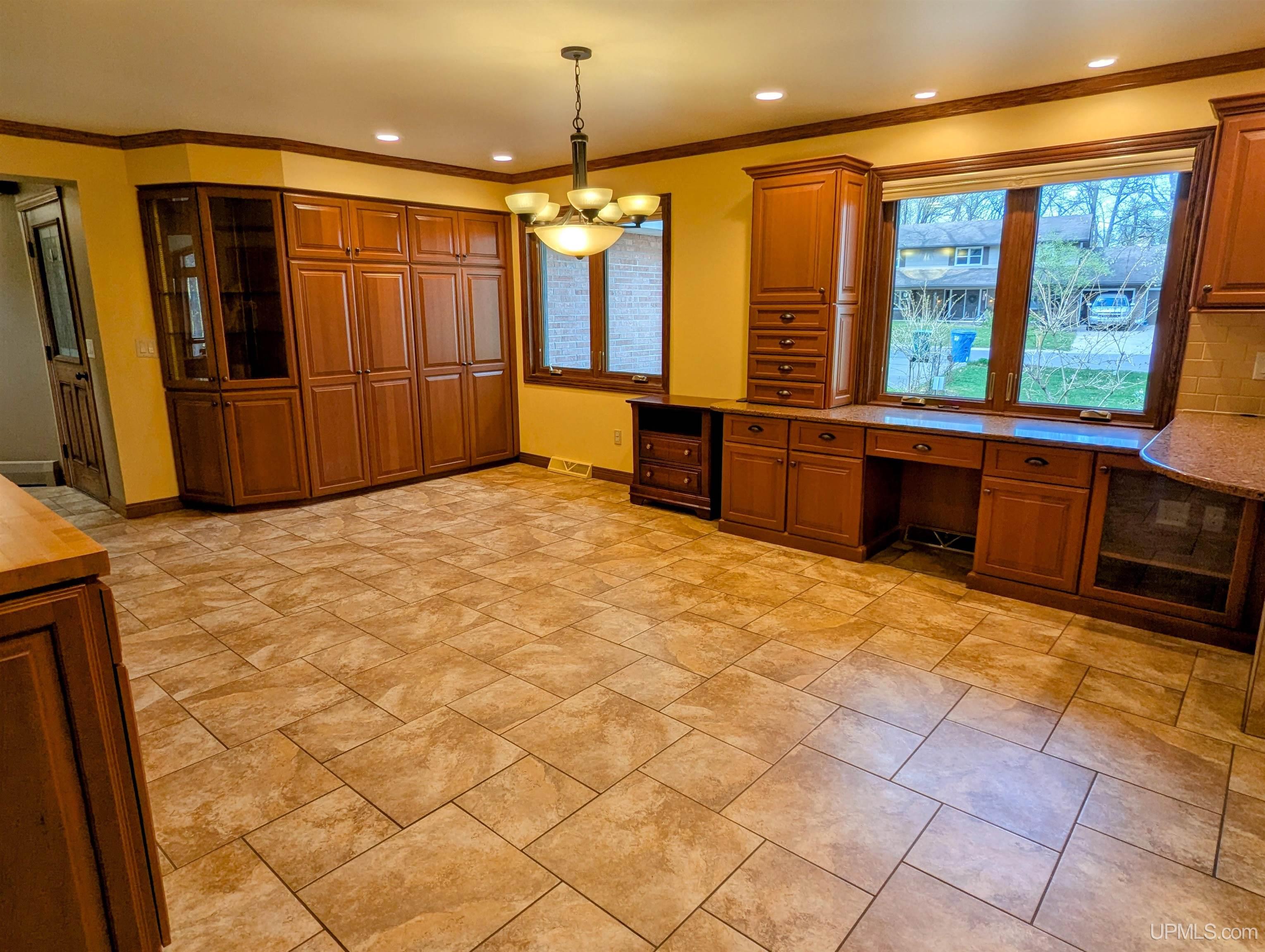 1002 Allouez Road Marquette, MI 49855 - Photo 5 of 82 Gallery Image 5