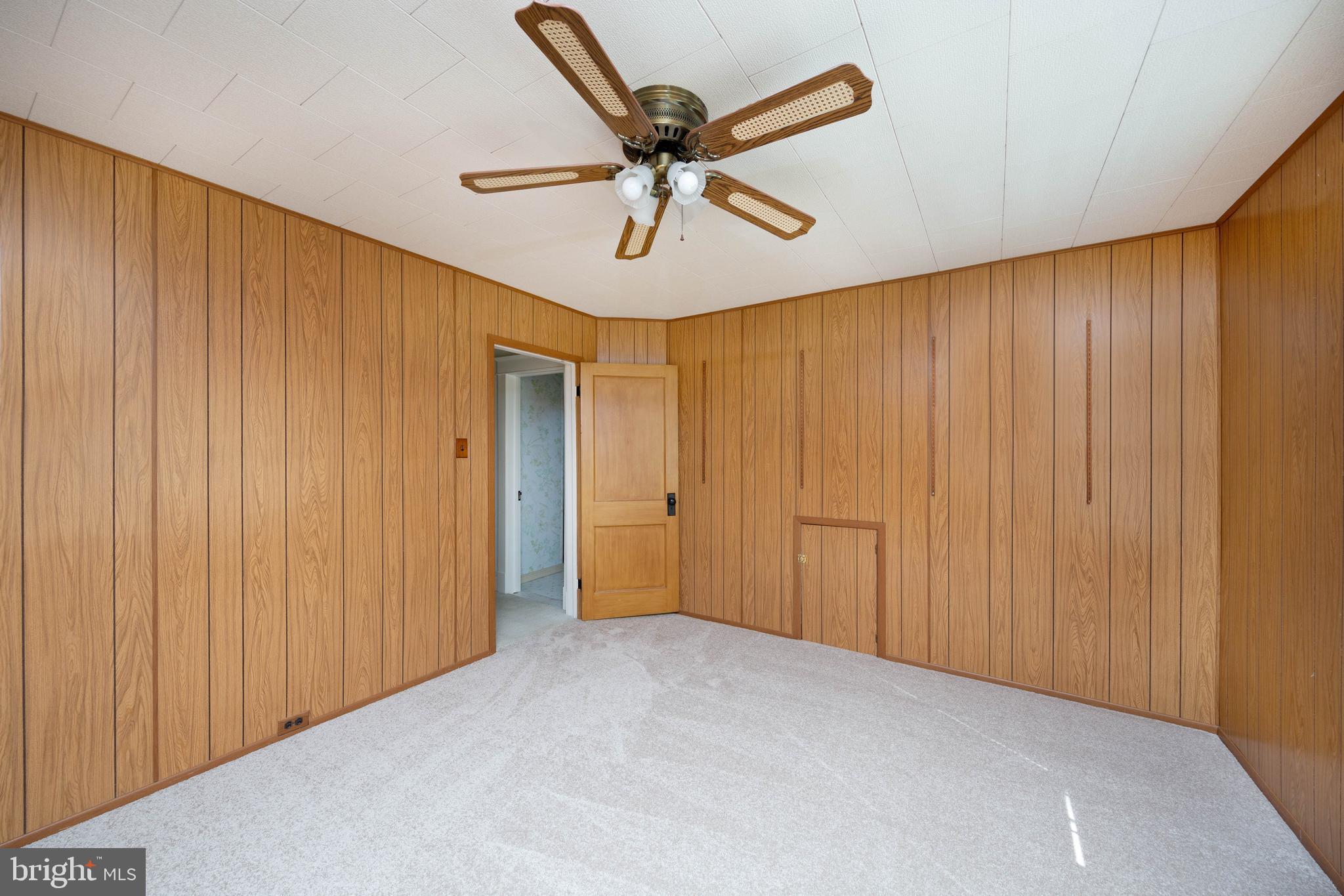609 Elmwood Road Baltimore, MD 21206 - Photo 22 of 47 2nd BR w/ceiling fan