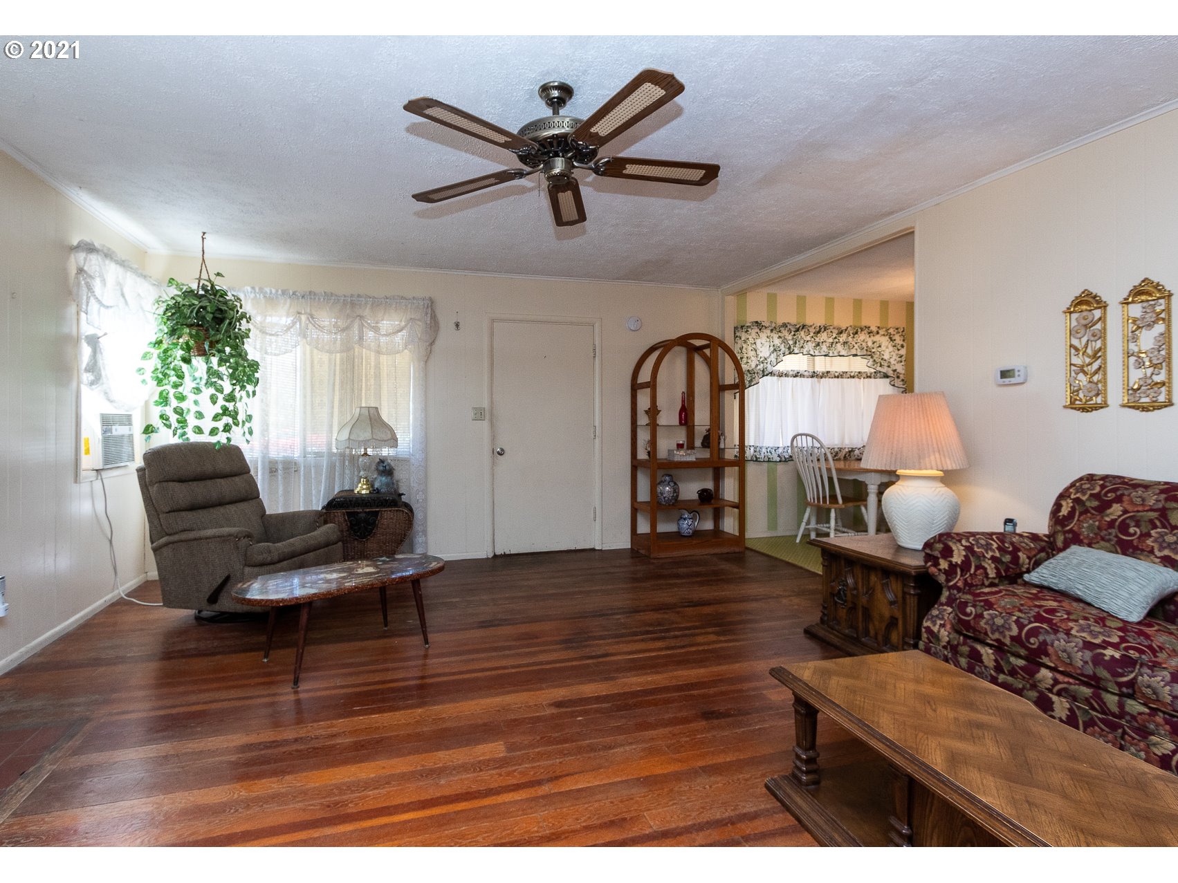 243 Park Street Riddle, OR 97469 - Photo 4 of 17
