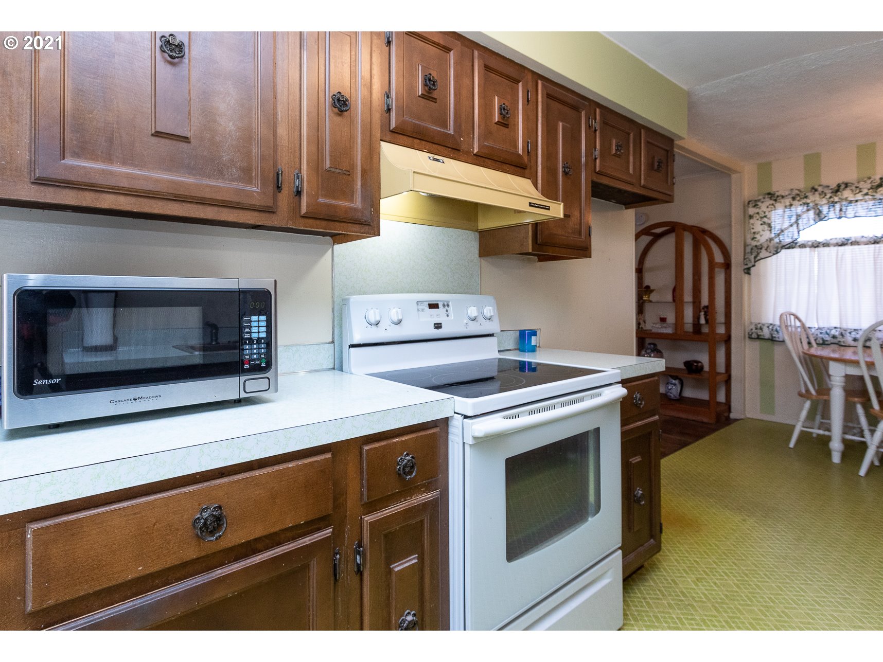 243 Park Street Riddle, OR 97469 - Photo 8 of 17