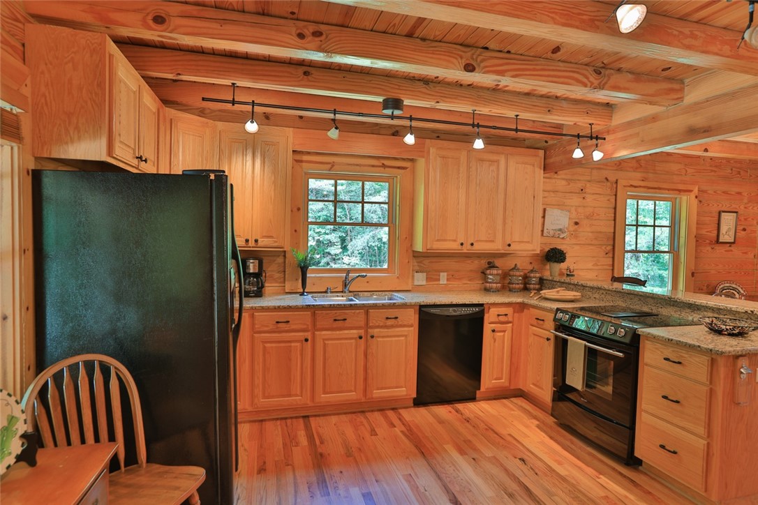 115 Pondview Lane Sunset, SC 29685 - Photo 10 of 25 Gallery Image 10