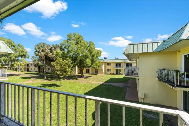 $185,000 | 505 Northwest 177th Street, Unit 243, Miami Gardens, FL 33169