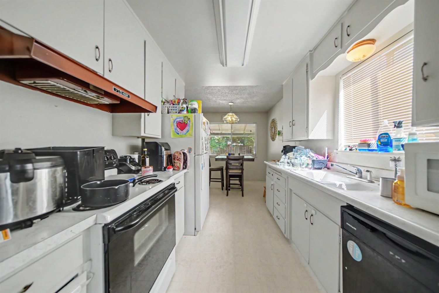 1533 West Rumble Road Modesto, CA 95350 - Photo 6 of 71 Gallery Image 6