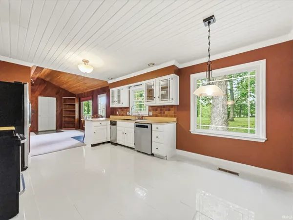 $329,900 | 6544 Blue Spruce Drive, Newburgh, IN 47630