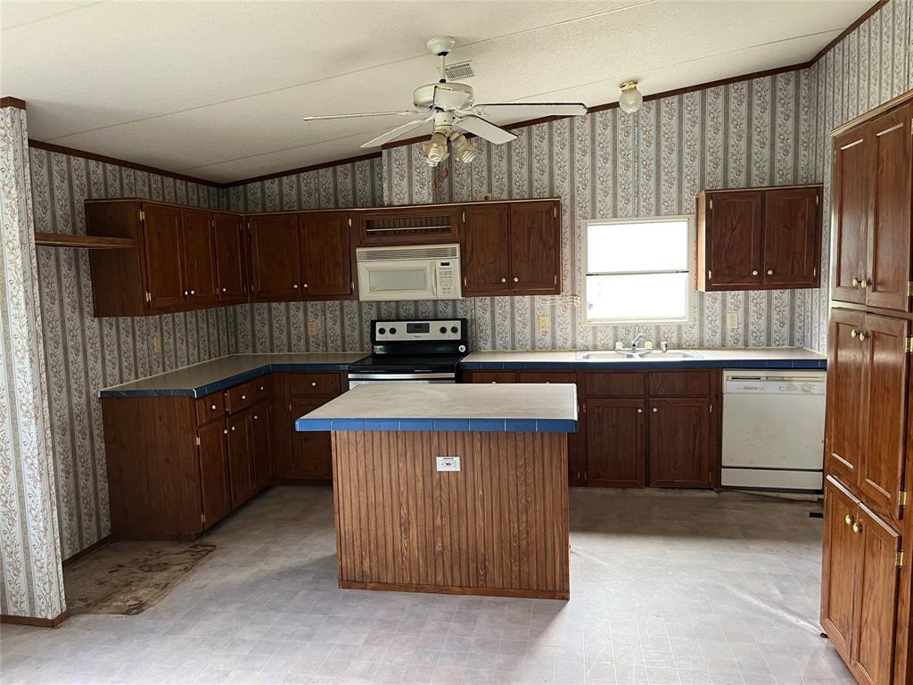 193 Gun Club Road Denison, TX 75021 - Photo 12 of 20