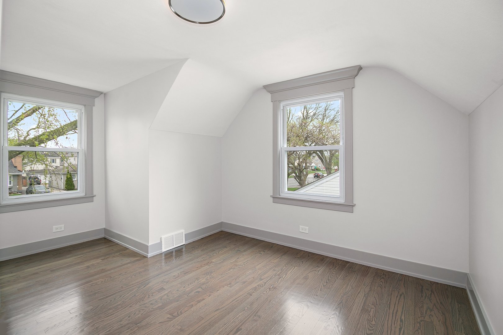 797 Spring Road Elmhurst, IL 60126 - Photo 13 of 24