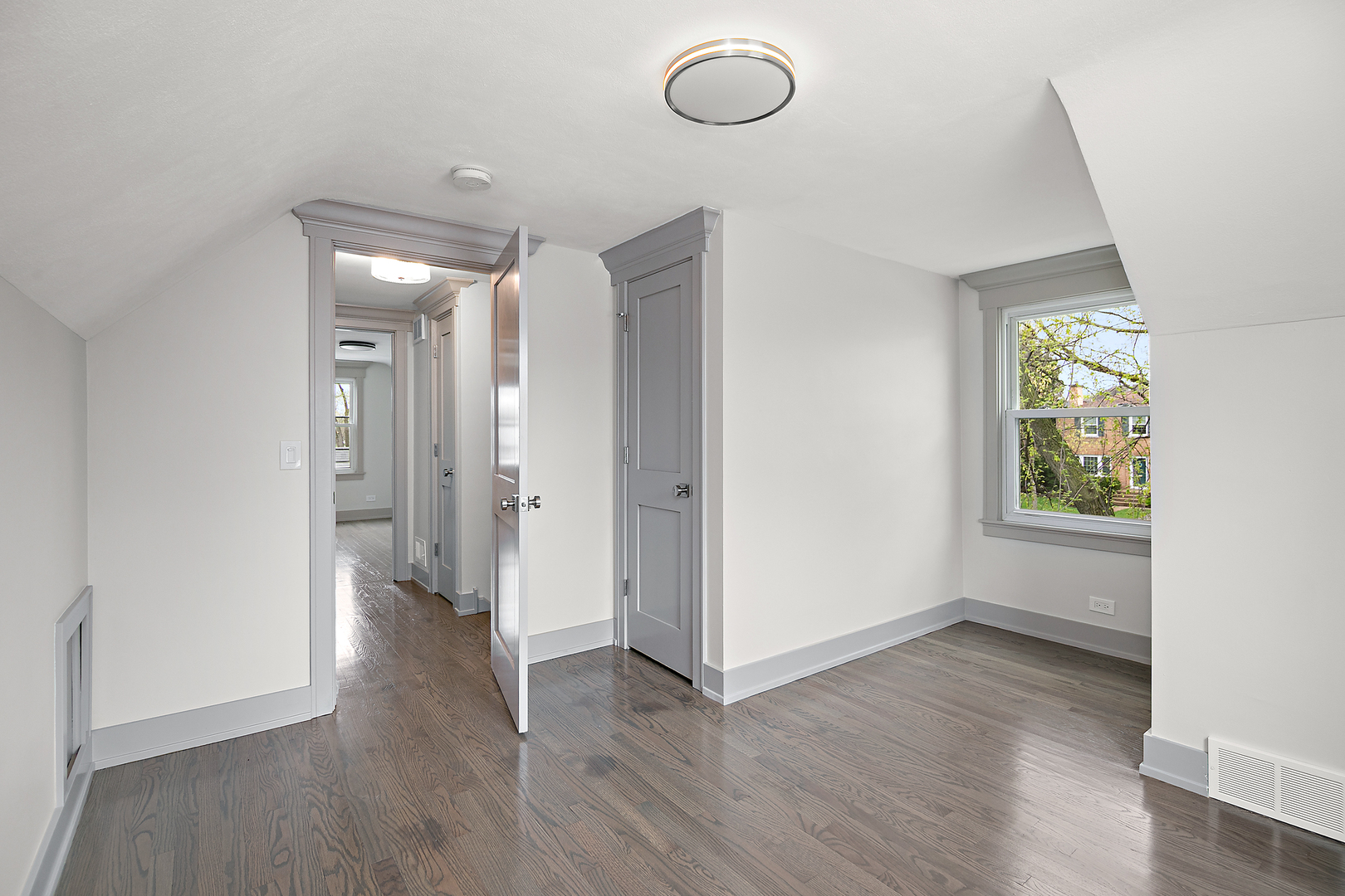 797 Spring Road Elmhurst, IL 60126 - Photo 14 of 24