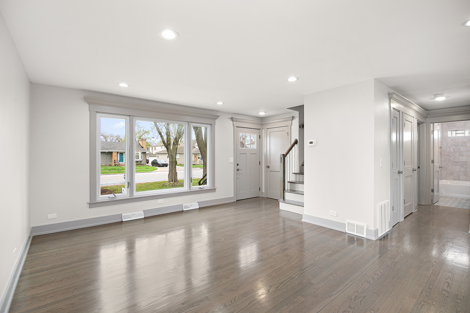 797 Spring Road Elmhurst, IL 60126 - Photo 8 of 24