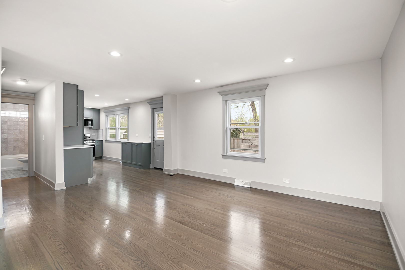 797 Spring Road Elmhurst, IL 60126 - Photo 9 of 24