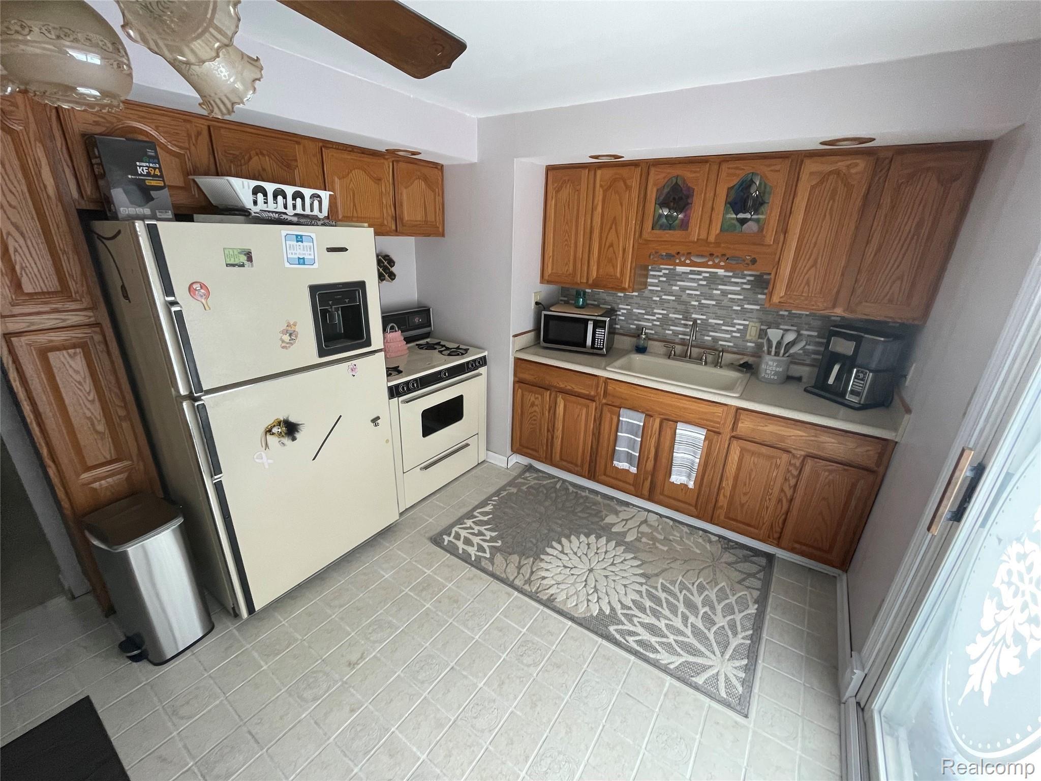 15344 Colbert Street Romulus, MI 48174 - Photo 48 of 48 IMG_0762.JPG