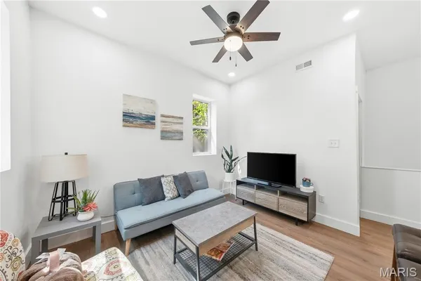 $239,900 | 3450 Minnesota Avenue, St. Louis, MO 63118