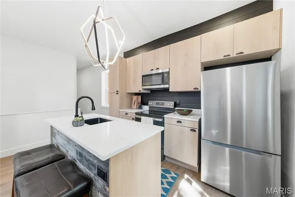 $239,900 | 3450 Minnesota Avenue, St. Louis, MO 63118