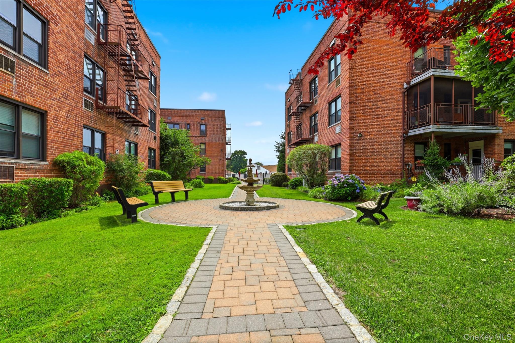 953 West Boston Post Road, Unit 3A Mamaroneck, NY 10543 - Photo 2 of 36