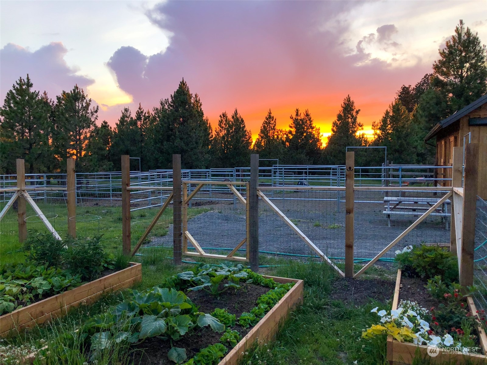 7809 Lewis Peak Road Waitsburg, WA 99361 - Photo 30 of 39 Gallery Image 30
