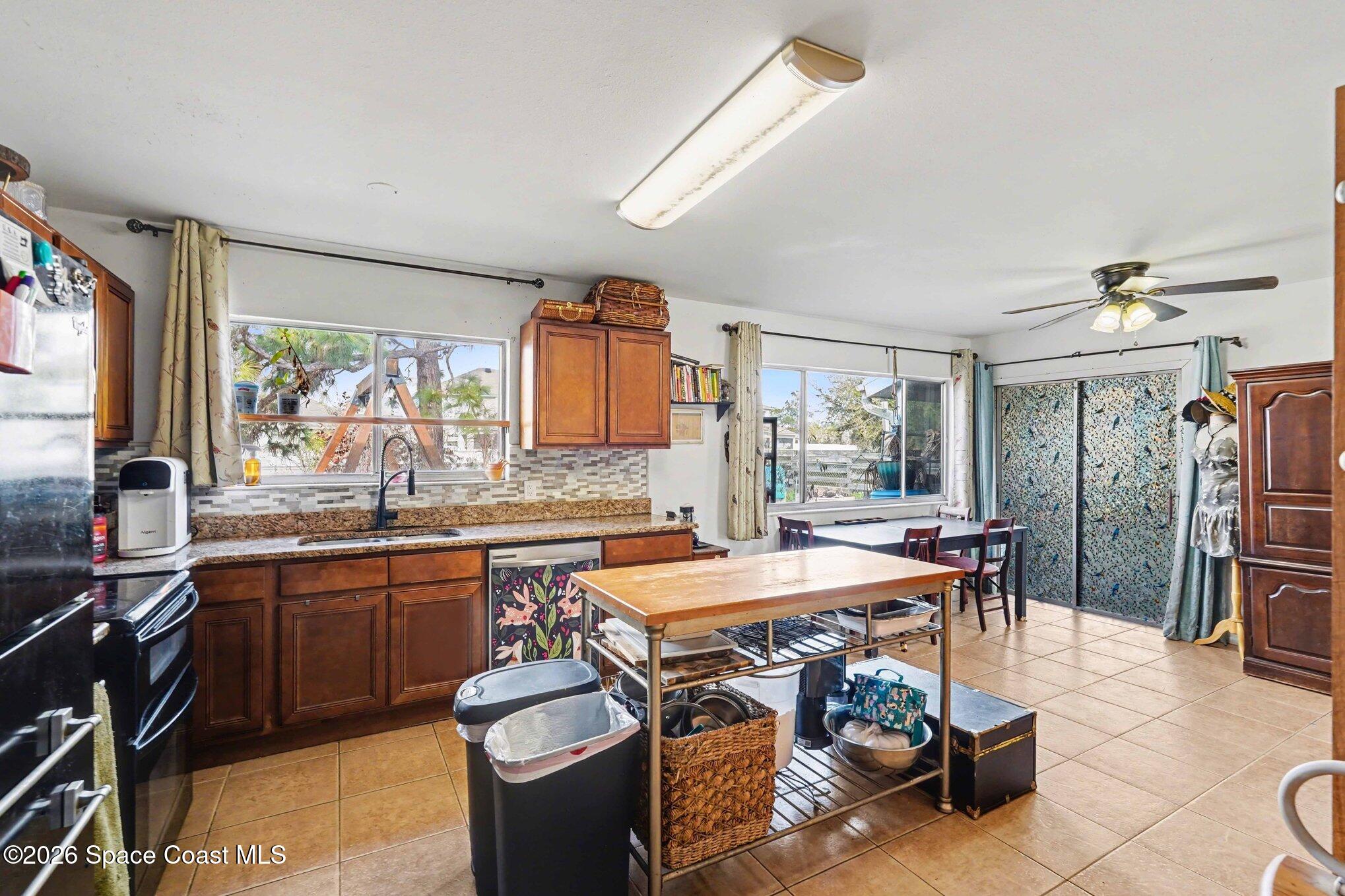 1076 Galty Circle Northeast Palm Bay, FL 32905 - Photo 11 of 31 018_file_6093