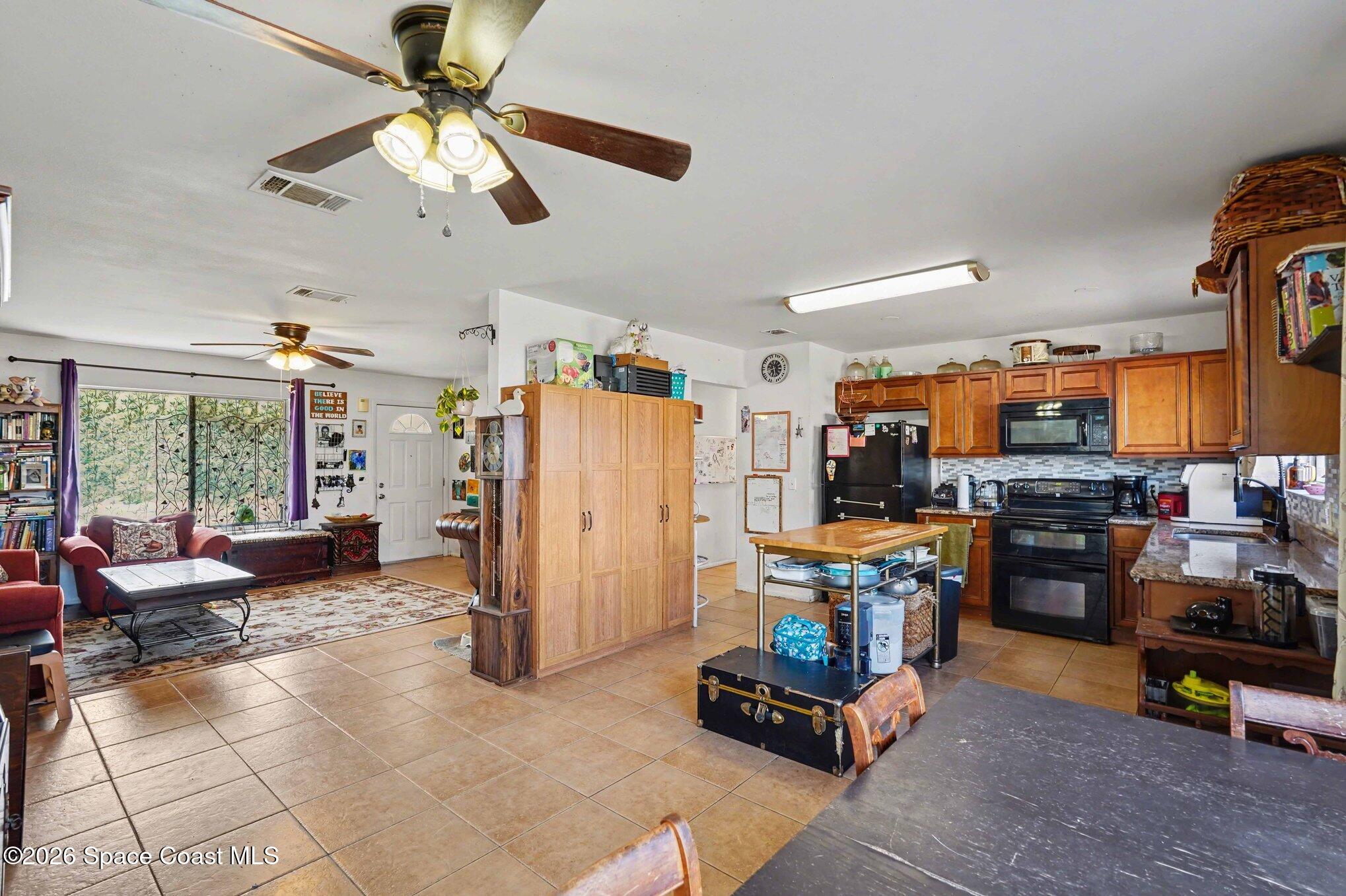 1076 Galty Circle Northeast Palm Bay, FL 32905 - Photo 9 of 31 016_file_7818