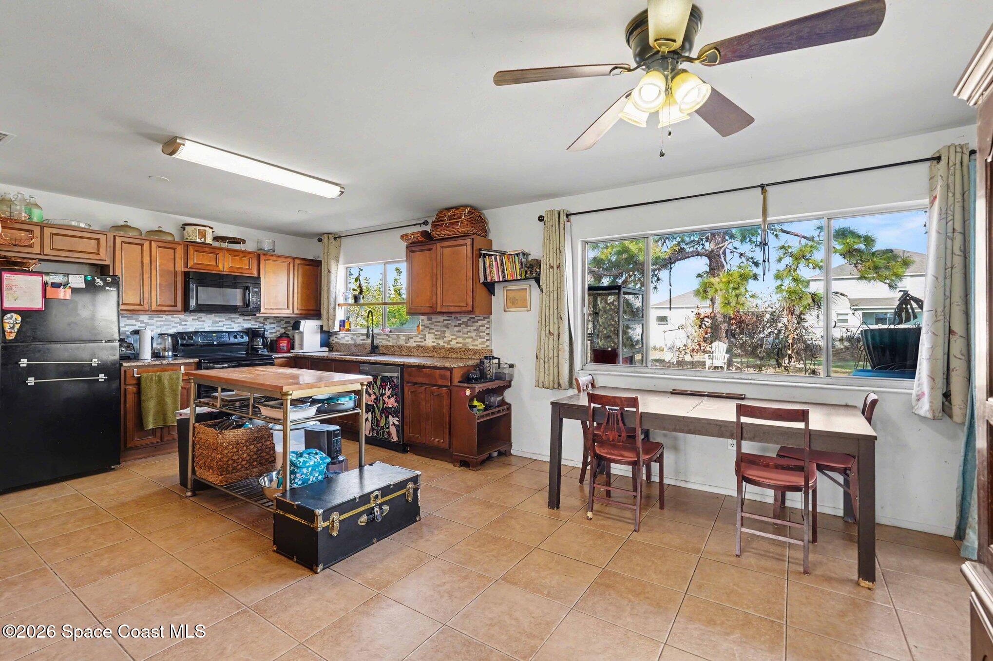 1076 Galty Circle Northeast Palm Bay, FL 32905 - Photo 10 of 31 013_file_3692