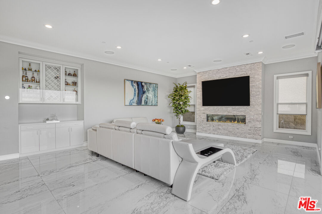 20254 Liverpool Way Porter Ranch, CA 91326 - Photo 11 of 54