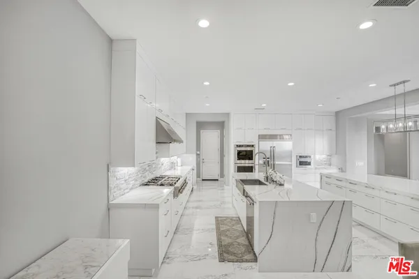 $3,195,000 | 20254 Liverpool Way, Porter Ranch, CA 91326