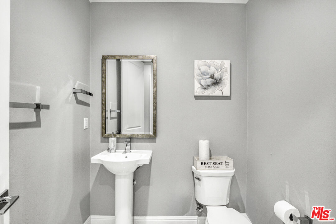 20254 Liverpool Way Porter Ranch, CA 91326 - Photo 21 of 54