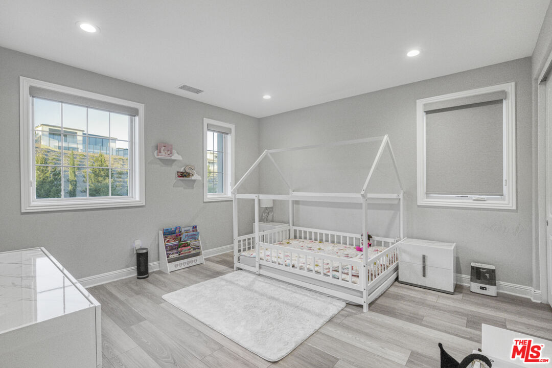 20254 Liverpool Way Porter Ranch, CA 91326 - Photo 37 of 54