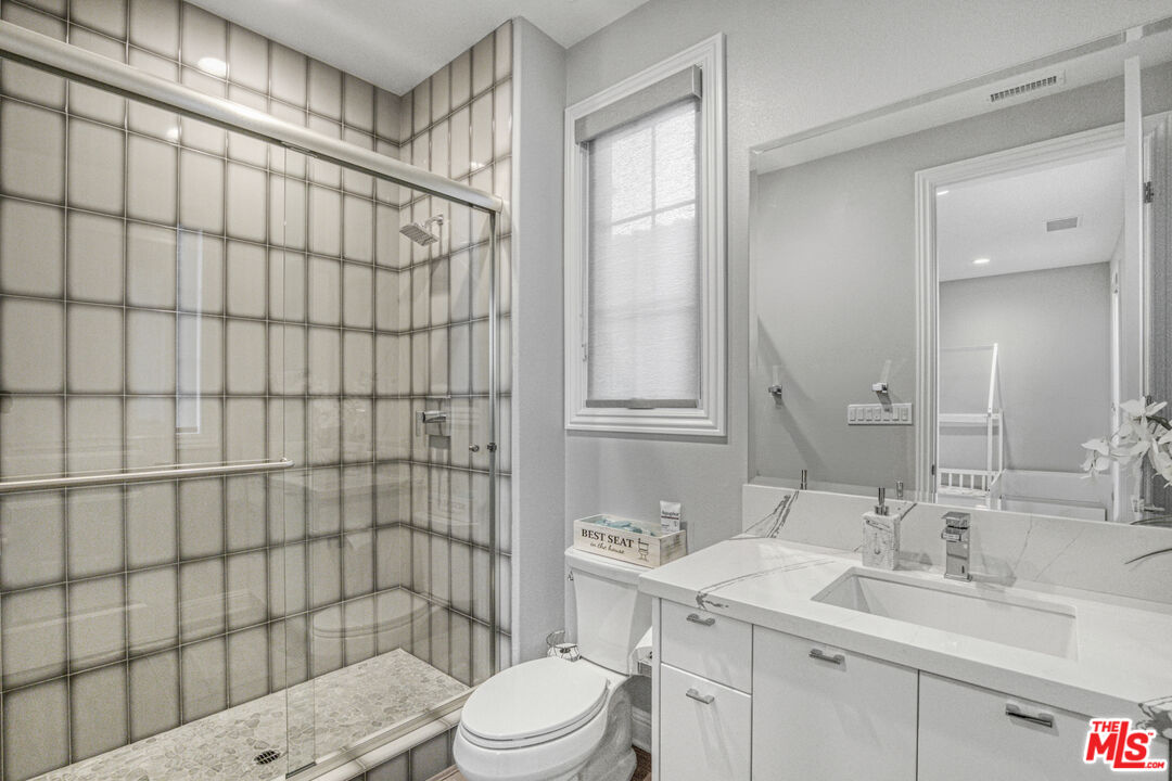 20254 Liverpool Way Porter Ranch, CA 91326 - Photo 38 of 54