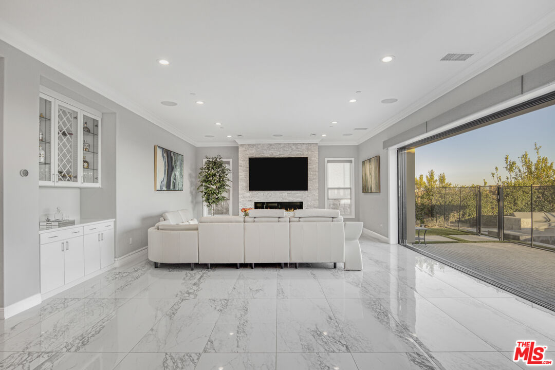 20254 Liverpool Way Porter Ranch, CA 91326 - Photo 9 of 54