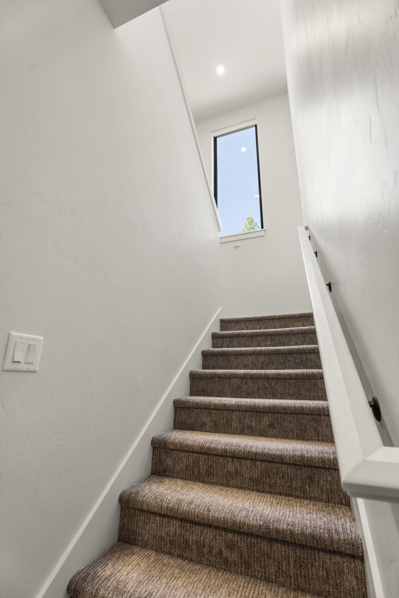 18171 Forestbrook Loop Bend, Unit 9 Bend, OR 97707 - Photo 25 of 41 37-Stairs