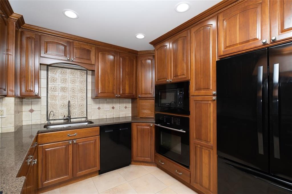 750 Washington Road, Unit 805 Pittsburgh, PA 15228 - Photo 9 of 25 Gallery Image 9