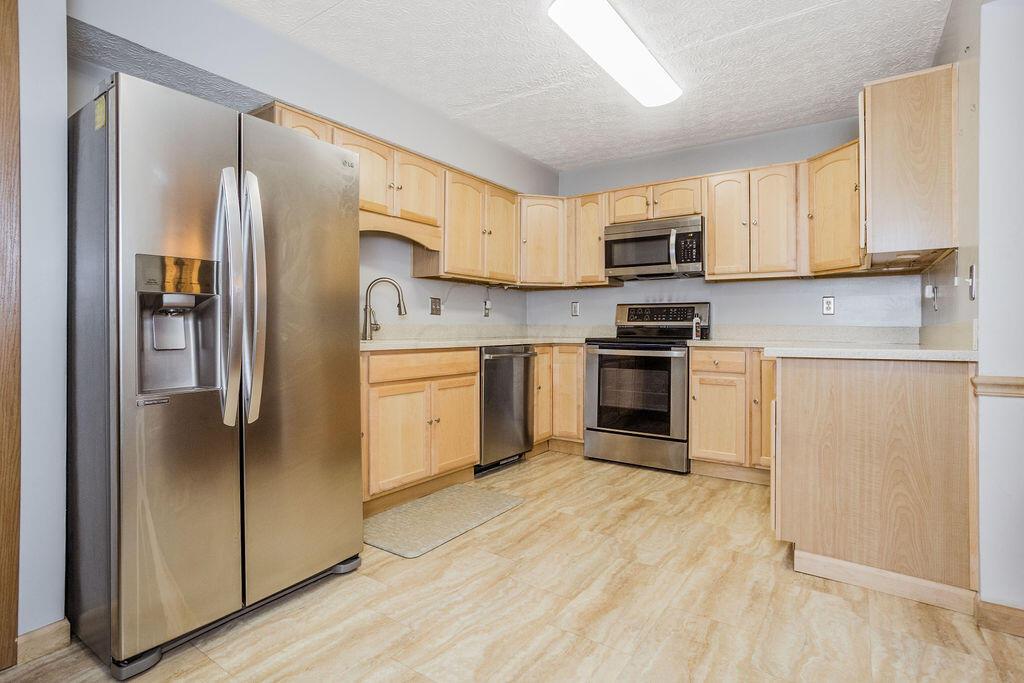 3965 Karl Road, Unit 102 Columbus, OH 43224 - Photo 2 of 25 Kitchen