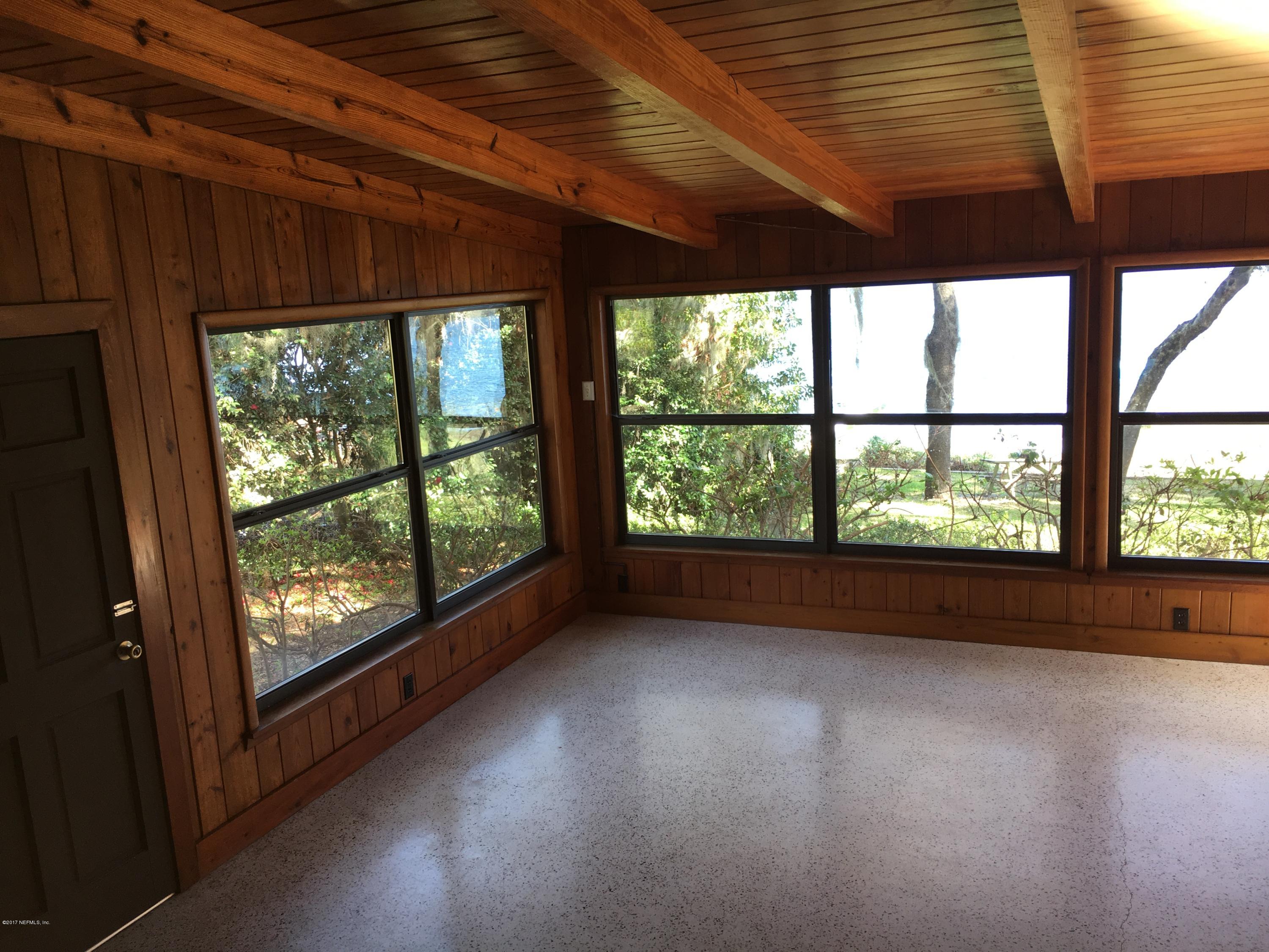 8130 Alderman Road Melrose, FL 32666 - Photo 18 of 36 Beautiful Lakeside Family Room