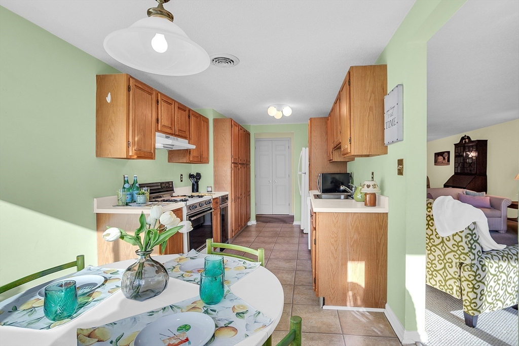 255 North Road, Unit 201 Chelmsford, MA 01824 - Photo 8 of 23 Gallery Image 8