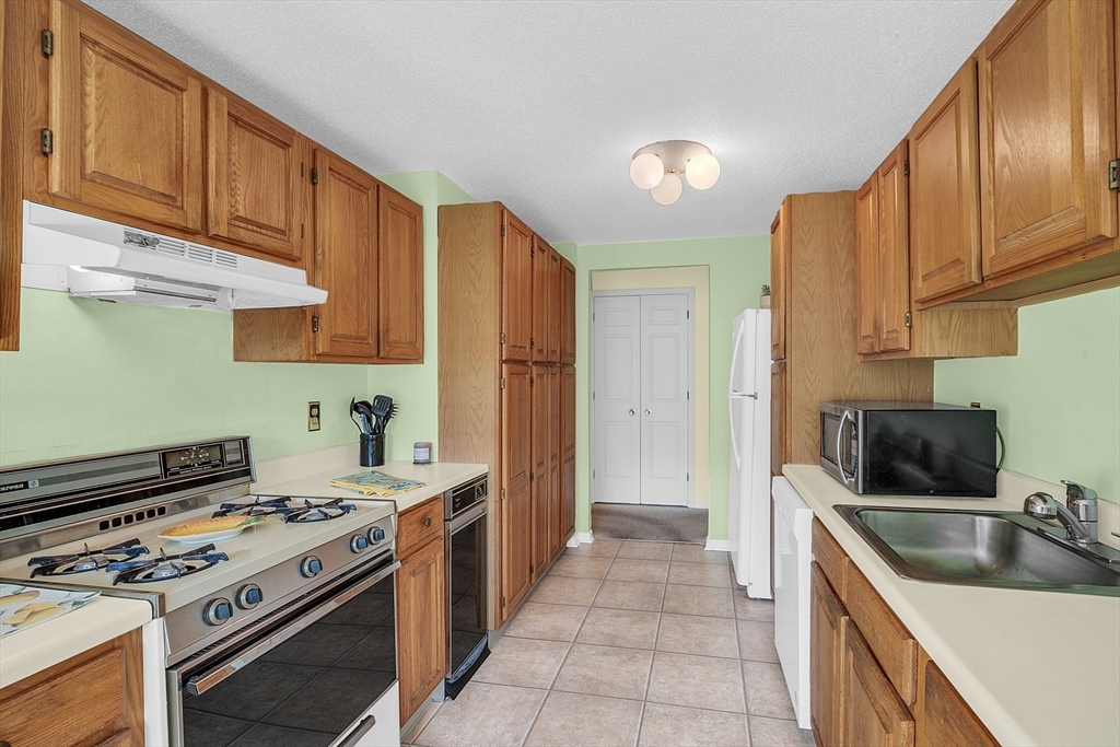 255 North Road, Unit 201 Chelmsford, MA 01824 - Photo 10 of 23 Gallery Image 10