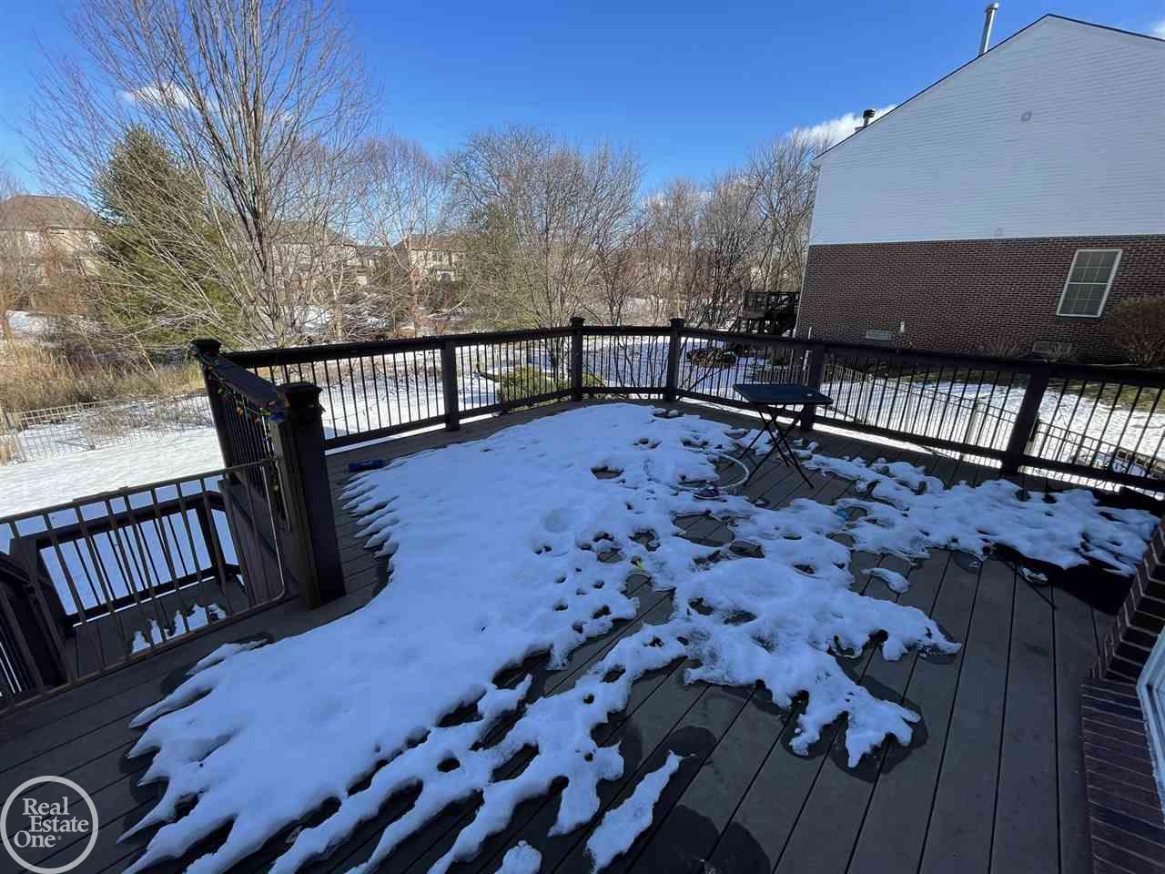 623 Wade Court Rochester, MI 48307 - Photo 28 of 38 50034985-29.JPG