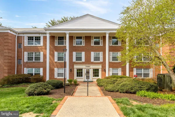 $325,000 | 7680 Tremayne Place, Unit 307, McLean, VA 22102
