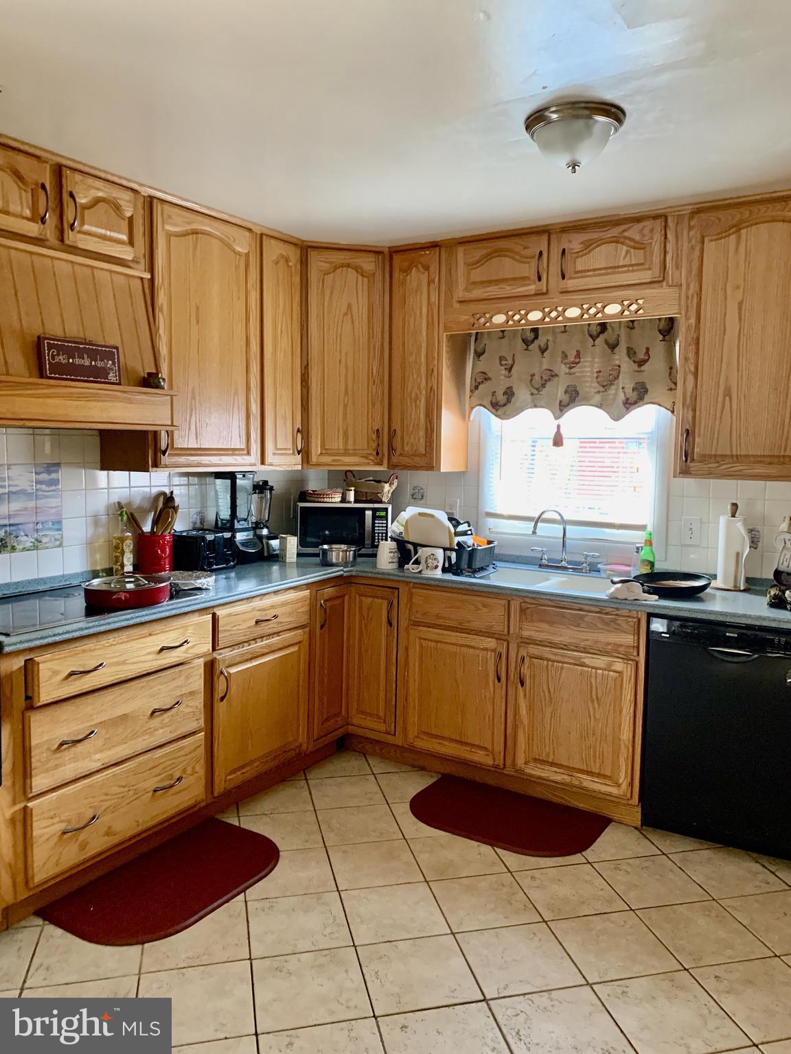 7437 Leeds Manor Road Marshall, VA 20115 - Photo 6 of 16 Kitchen