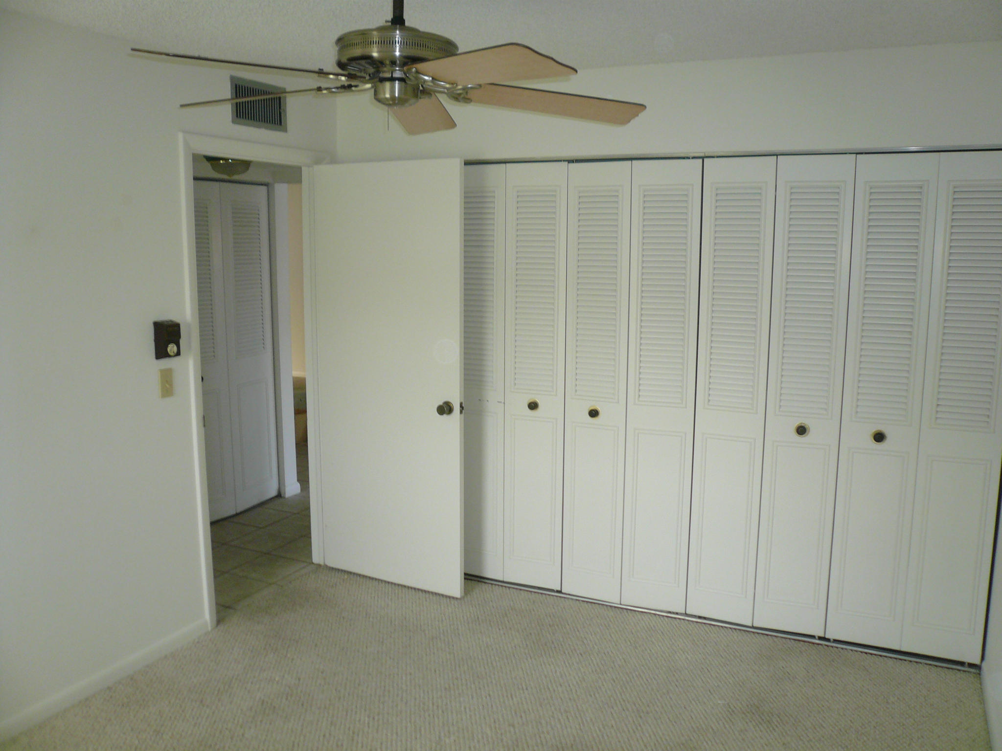 282 Cape Cod Circle, Unit B Lake Worth, FL 33467 - Photo 11 of 16 SECOND BEDROOM