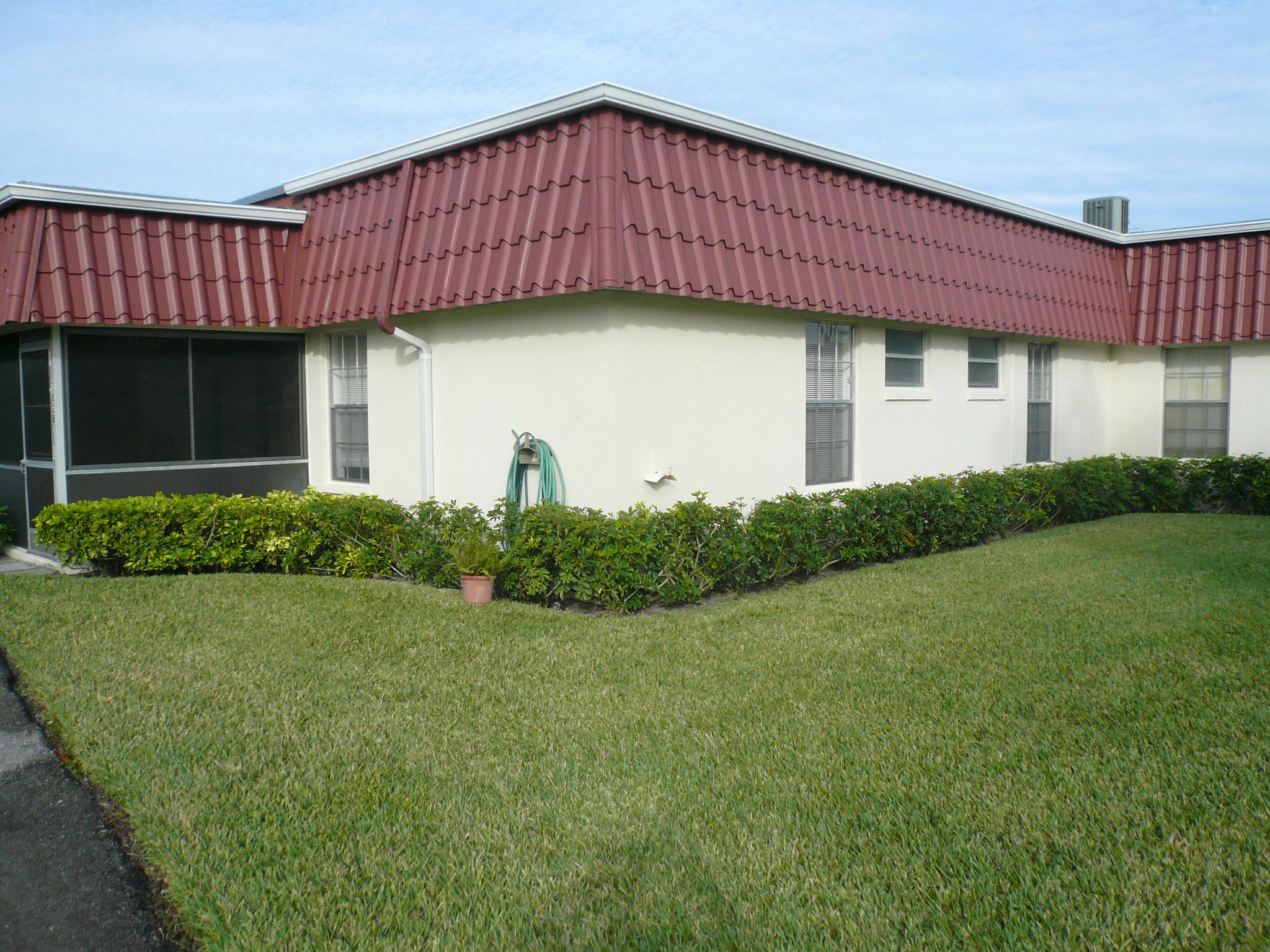 282 Cape Cod Circle, Unit B Lake Worth, FL 33467 - Photo 16 of 16 EXTERIOR BACK