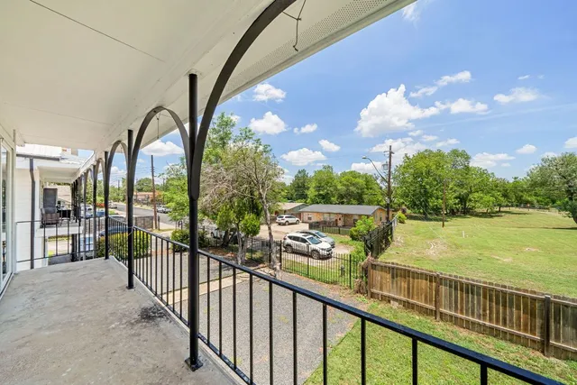 $1,350 | 1313 East 52nd Street, Unit 205, Austin, TX 78723