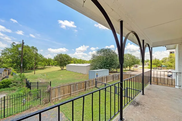 $1,350 | 1313 East 52nd Street, Unit 205, Austin, TX 78723