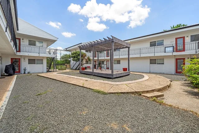 $1,350 | 1313 East 52nd Street, Unit 205, Austin, TX 78723