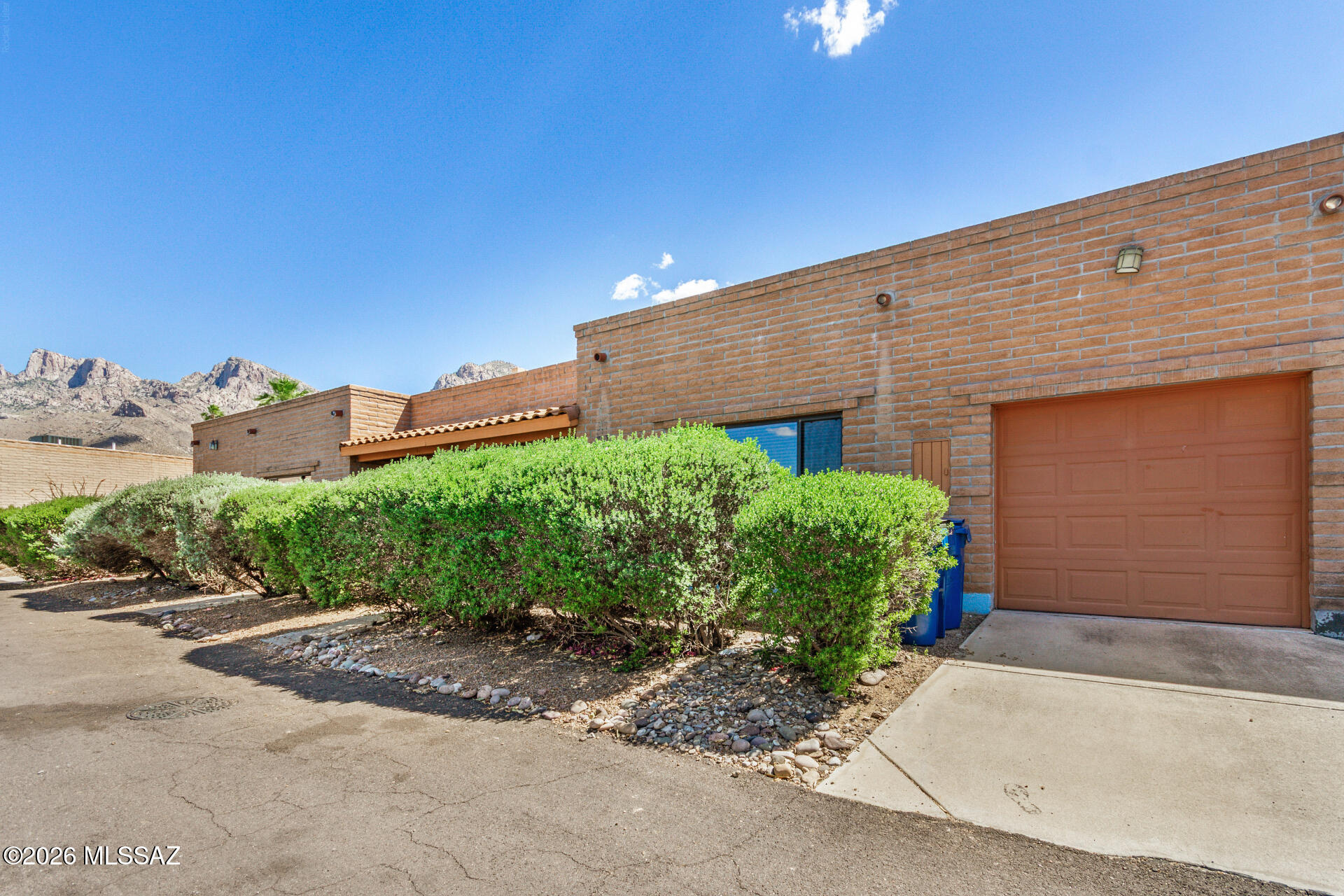 7 West Roma Drive Tucson, AZ 85737 - Photo 2 of 27