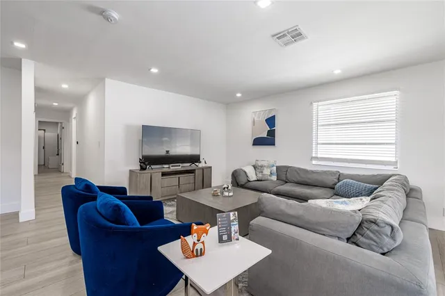 $989,000 | 825 Southwest 14th Street, Fort Lauderdale, FL 33315