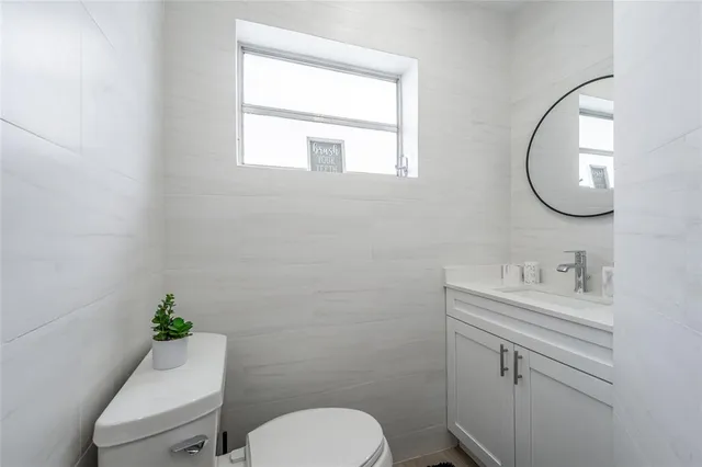 $989,000 | 825 Southwest 14th Street, Fort Lauderdale, FL 33315