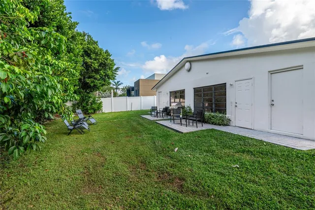 $989,000 | 825 Southwest 14th Street, Fort Lauderdale, FL 33315