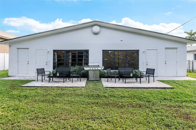 $989,000 | 825 Southwest 14th Street, Fort Lauderdale, FL 33315