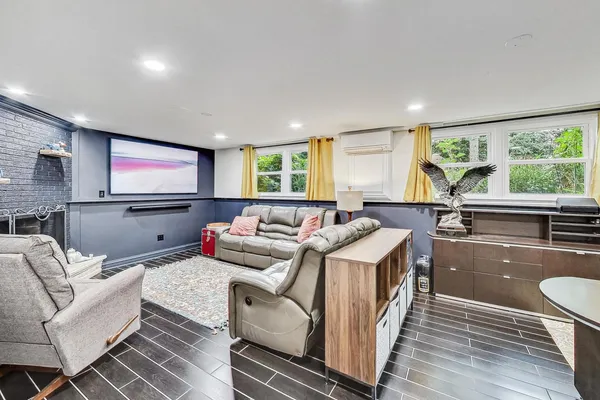 $675,000 | 1314 Tyrell Avenue, Park Ridge, IL 60068