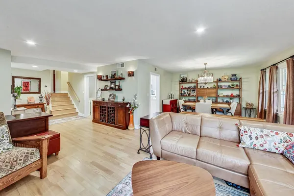 $675,000 | 1314 Tyrell Avenue, Park Ridge, IL 60068