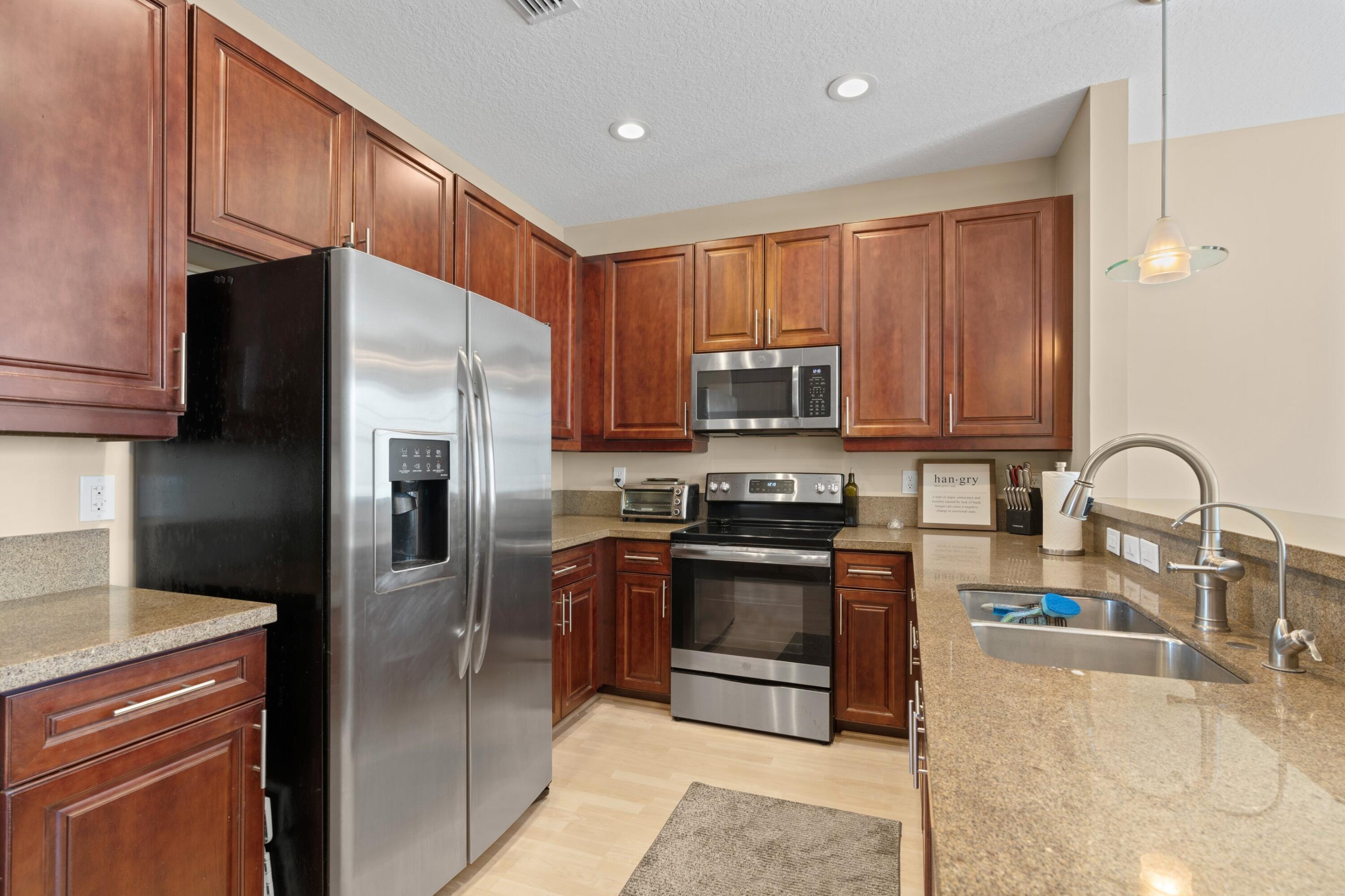 639 Northwest 38th Circle Boca Raton, FL 33431 - Photo 4 of 33 Kitchen
